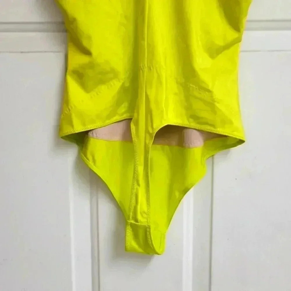 Headliner Shaping Open Bust Thong Bodysuit - Picture 8 of 10